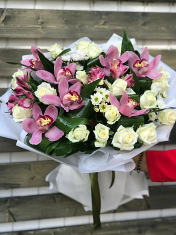 Букет цветов из: Розы и Хризантемы в Линёво Волгоградской области