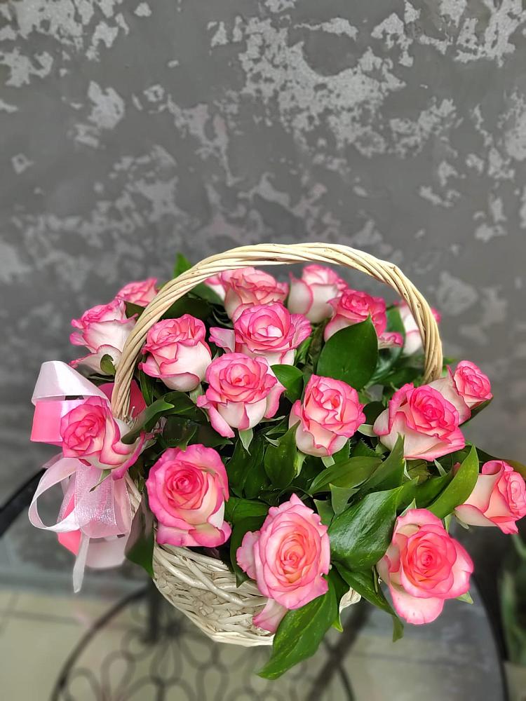 Цветочная композиция из Розы в корзине в Линёво Волгоградской области