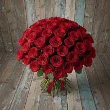 Букет 55 Красных роз Фридом #REPLACE_PRED# Линёво Волгоградской области