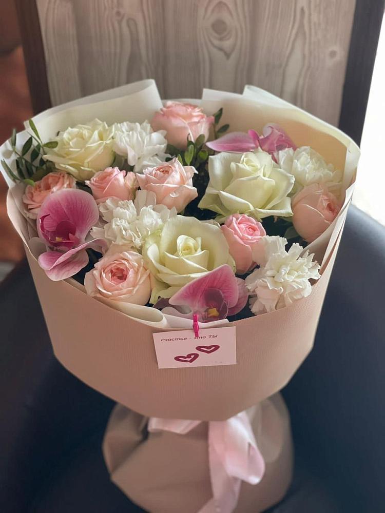 Букет цветов из: Орхидеи, Розы и Гвоздики в Линёво Волгоградской области