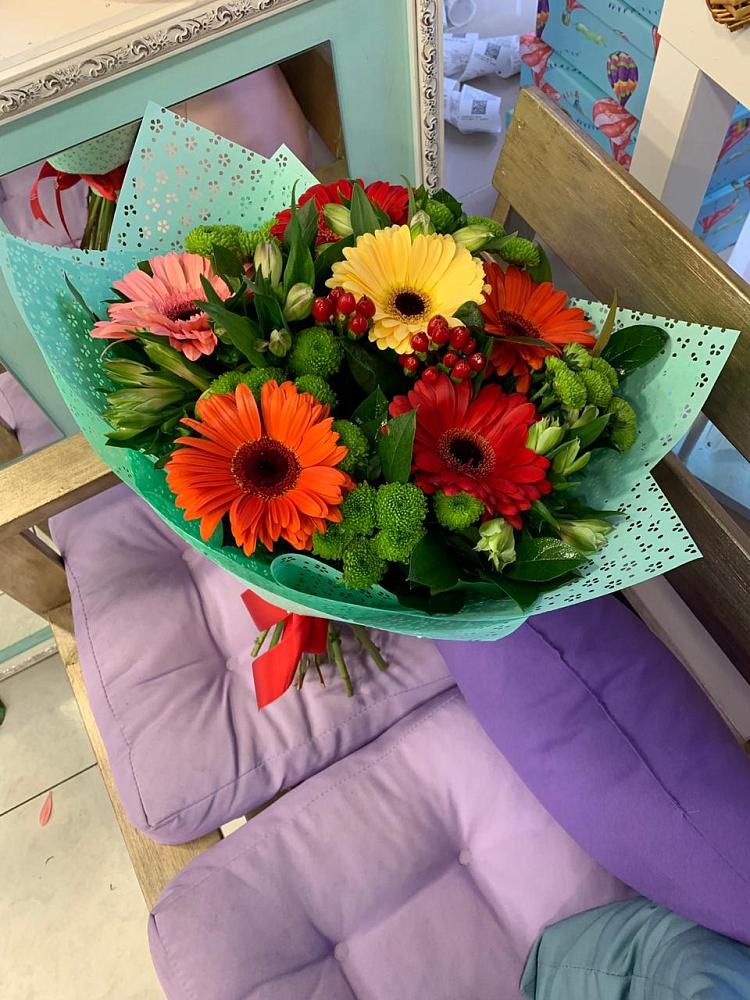 Букет цветов из: Герберы, Хризантемы и Альстромерии в Линёво Волгоградской области