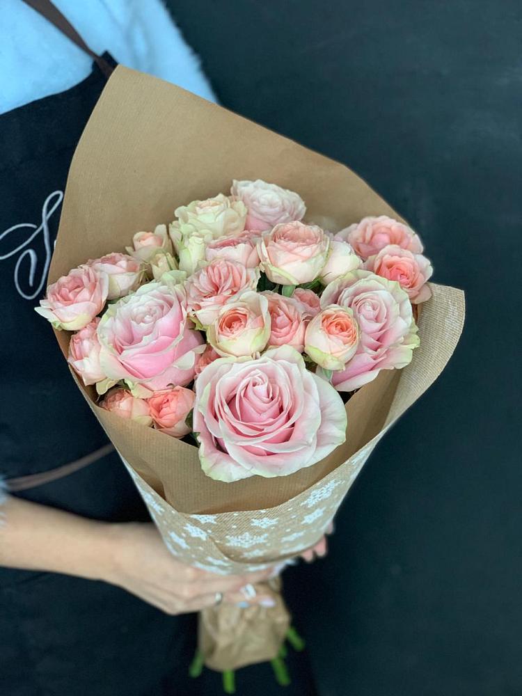 Букет цветов из: Хризантемы и Розы в Линёво Волгоградской области