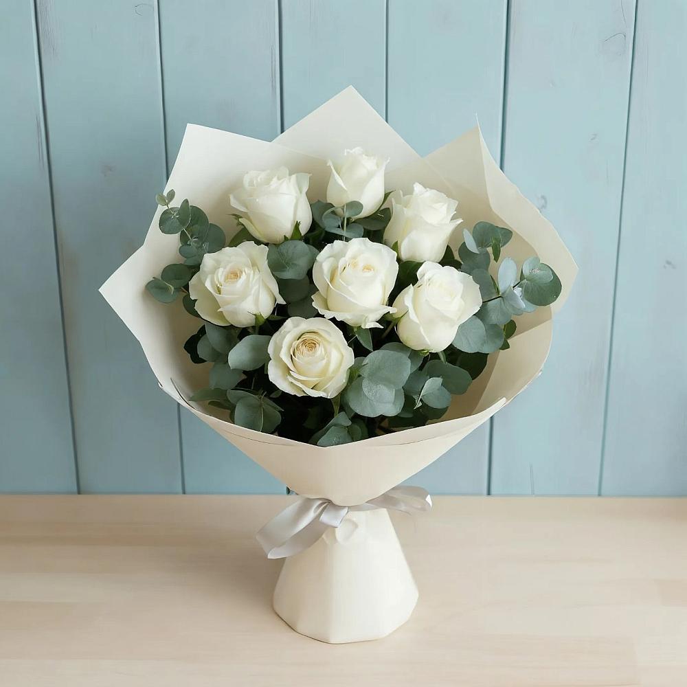 Букет Белые розы в Эвкалипте в Линёво Волгоградской области