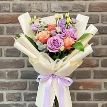 Букет цветов из:  Лизиантусы и Розы в Линёво Волгоградской области