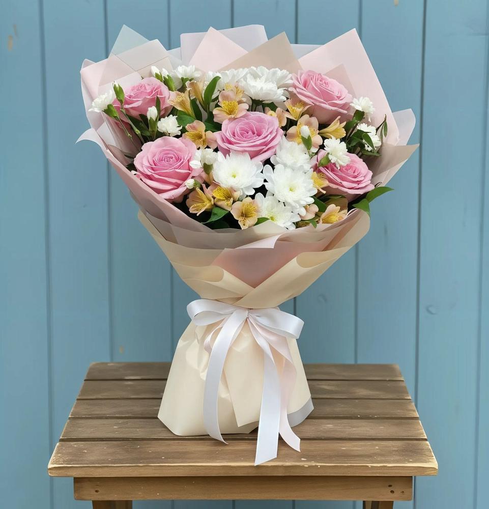 Букет цветов из: Гвоздики, Орхидеи и Розы в Линёво Волгоградской области