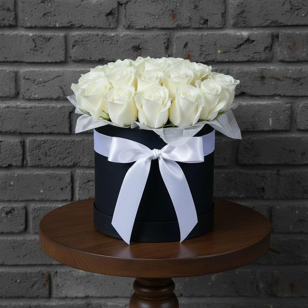 Цветочная композиция из Розы в шляпной коробке в Линёво Волгоградской области