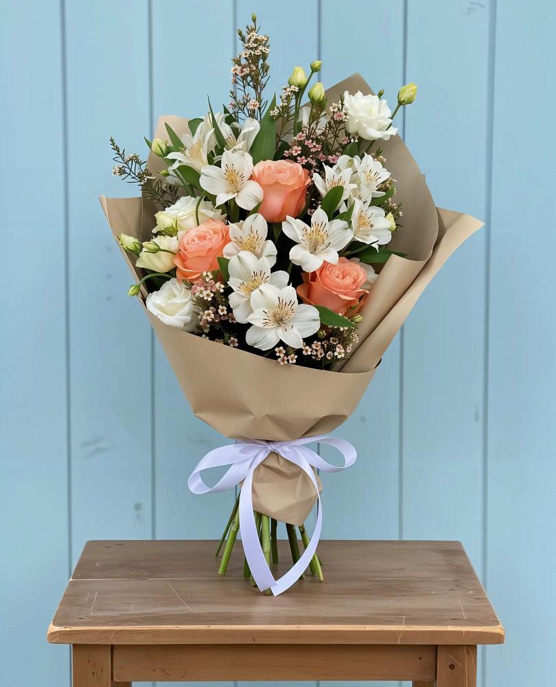 Букет цветов из: Альстромерии, Лизиантусы, Розы и Хризантемы в Линёво Волгоградской области