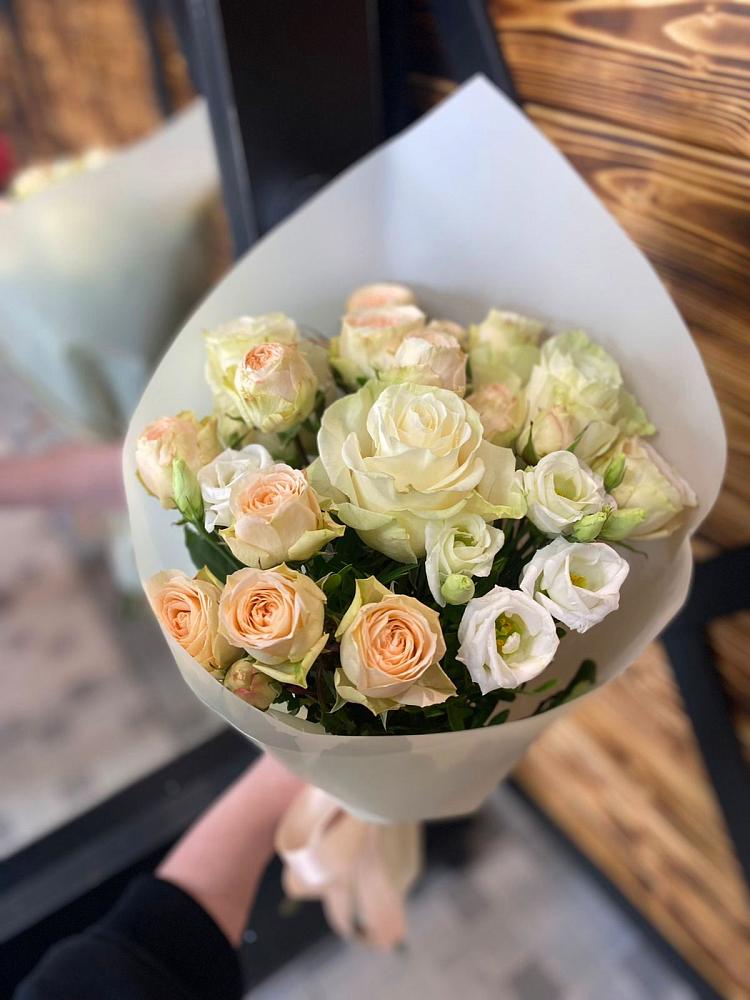 Букет цветов из: Розы и Лизиантусы в Линёво Волгоградской области