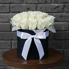 Цветочная композиция из Розы в шляпной коробке в Линёво Волгоградской области